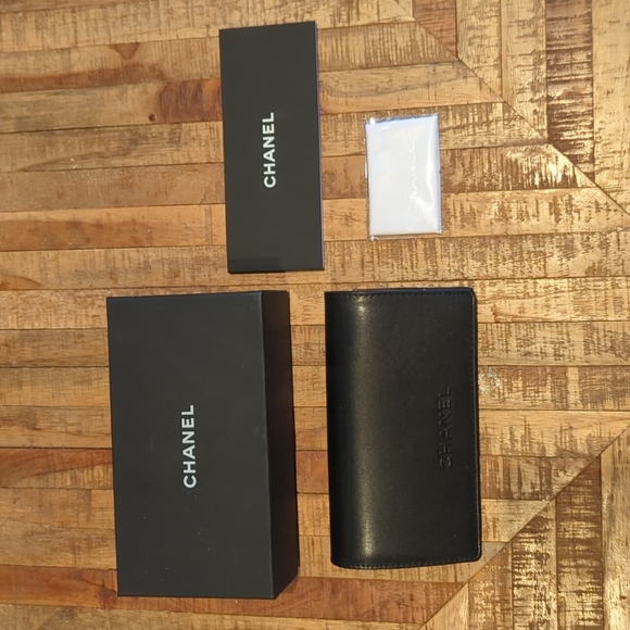 Brown oversized Chanel polarized sunglasses - Picture 9 of 13